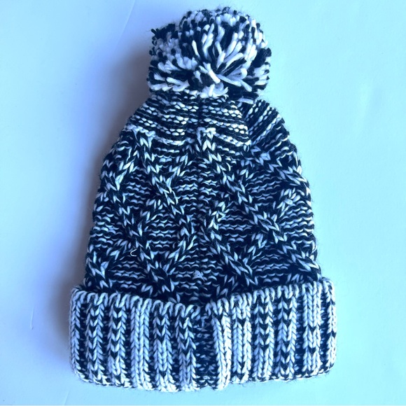 FREE COUNTRY WOMEN’S KNIT BEANIE WITH FAUX FUR POM POM (NEW) SIZE- O/S - Picture 2 of 7
